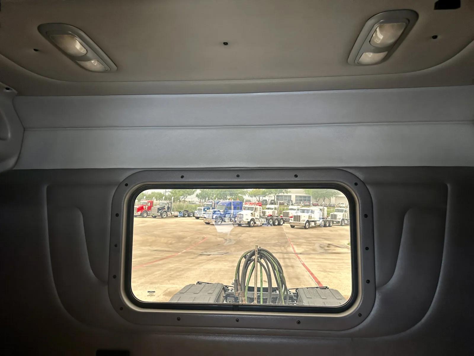 2019 Peterbilt 389 in Hutchins, TX — photo 22