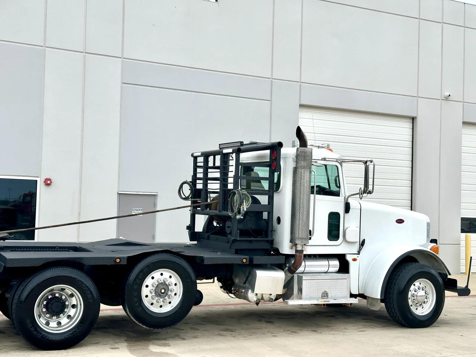 2010 Peterbilt 367 in Hutchins, TX — photo 7