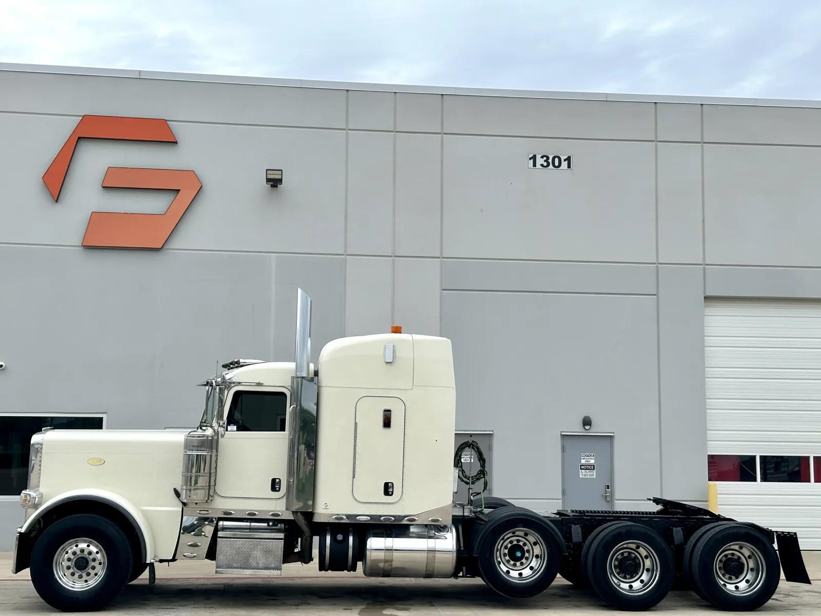 2018 Peterbilt 389 in Hutchins, TX — photo 4