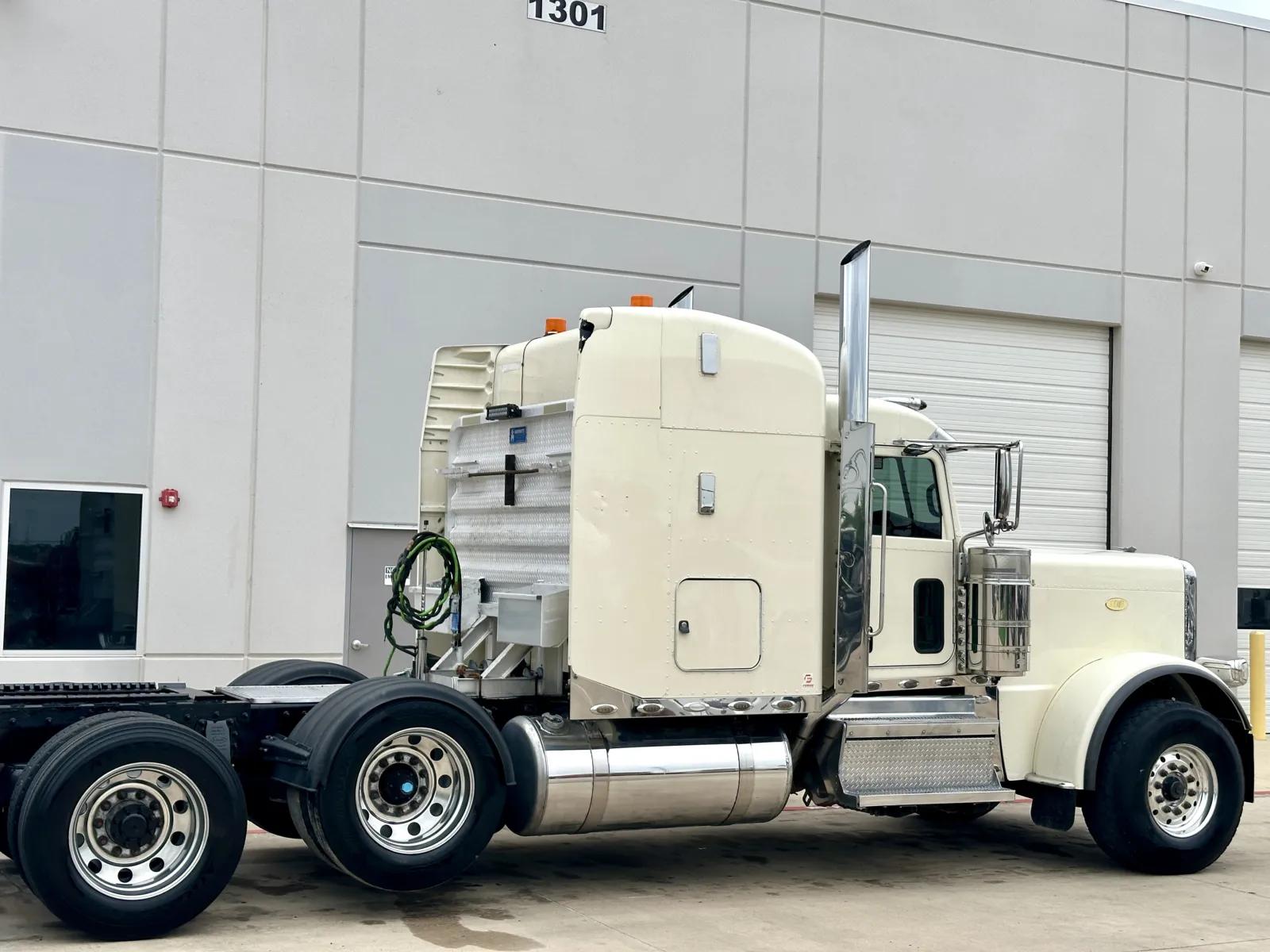 2018 Peterbilt 389 in Hutchins, TX — photo 7