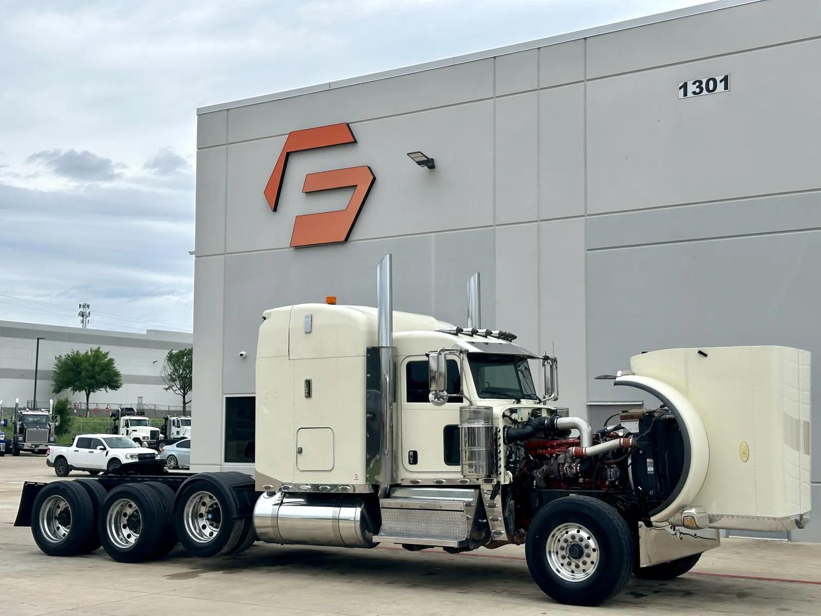 2018 Peterbilt 389 in Hutchins, TX — photo 9