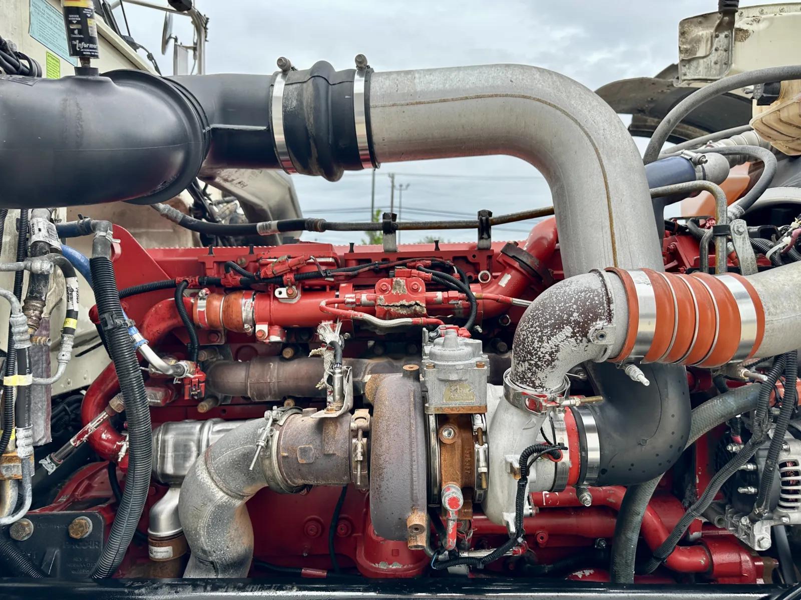 2018 Peterbilt 389 in Hutchins, TX — photo 12