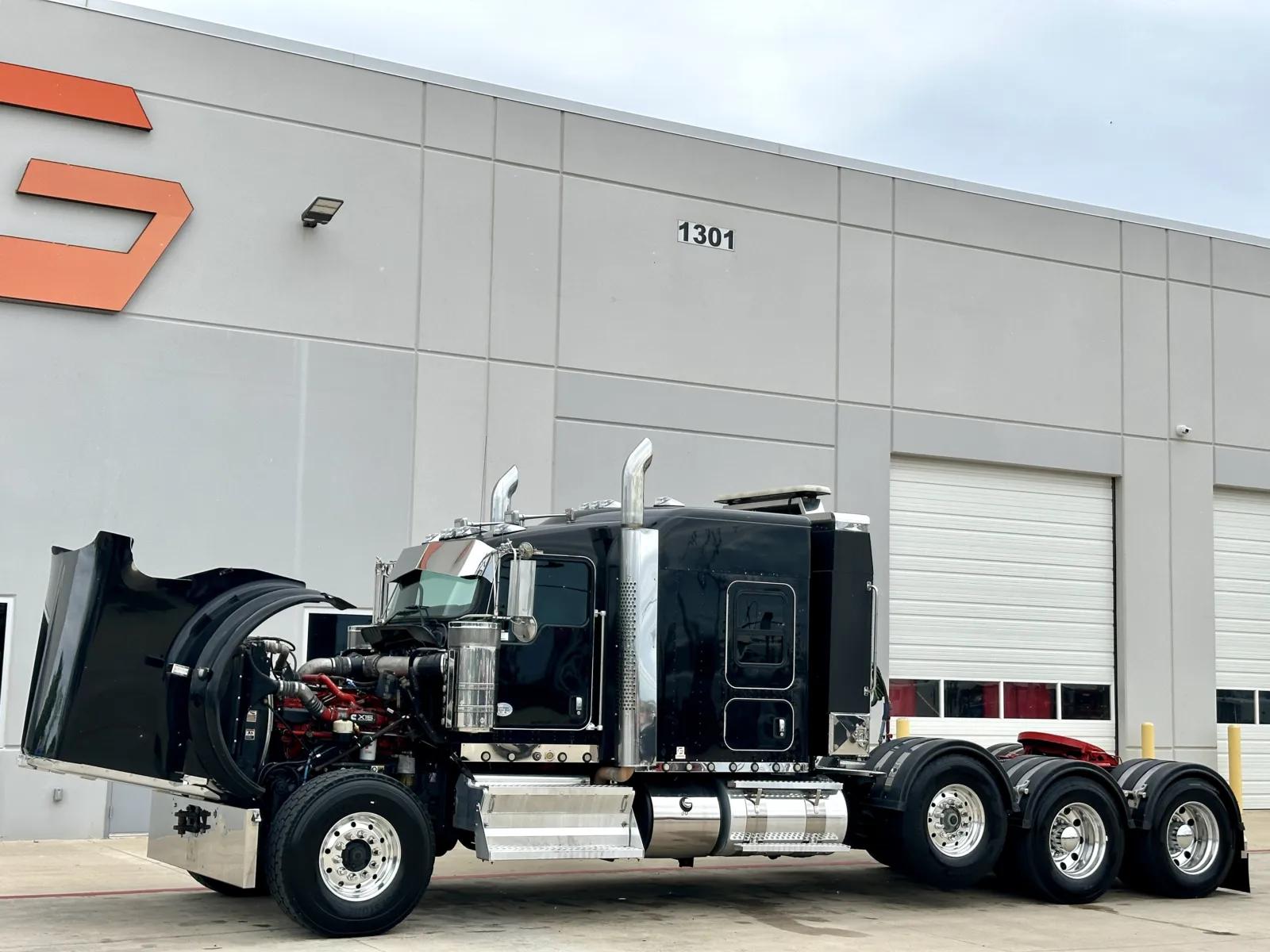 2020 Kenworth W900 in Hutchins, TX — photo 10