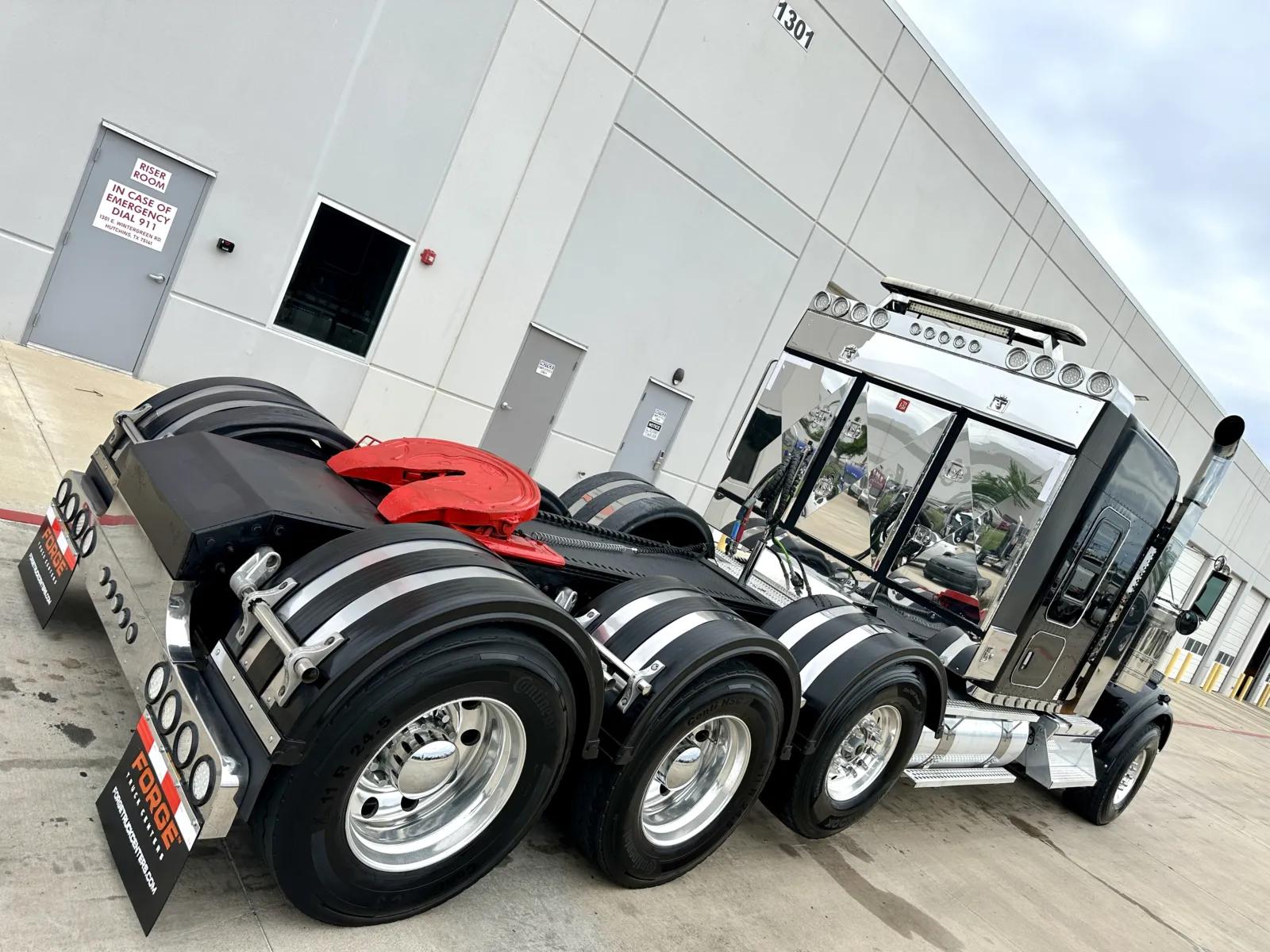 2020 Kenworth W900 in Hutchins, TX — photo 11