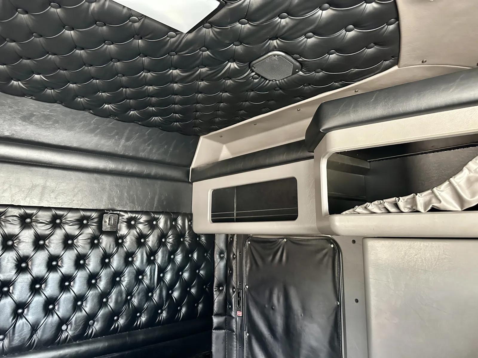 2020 Kenworth W900 in Hutchins, TX — photo 24