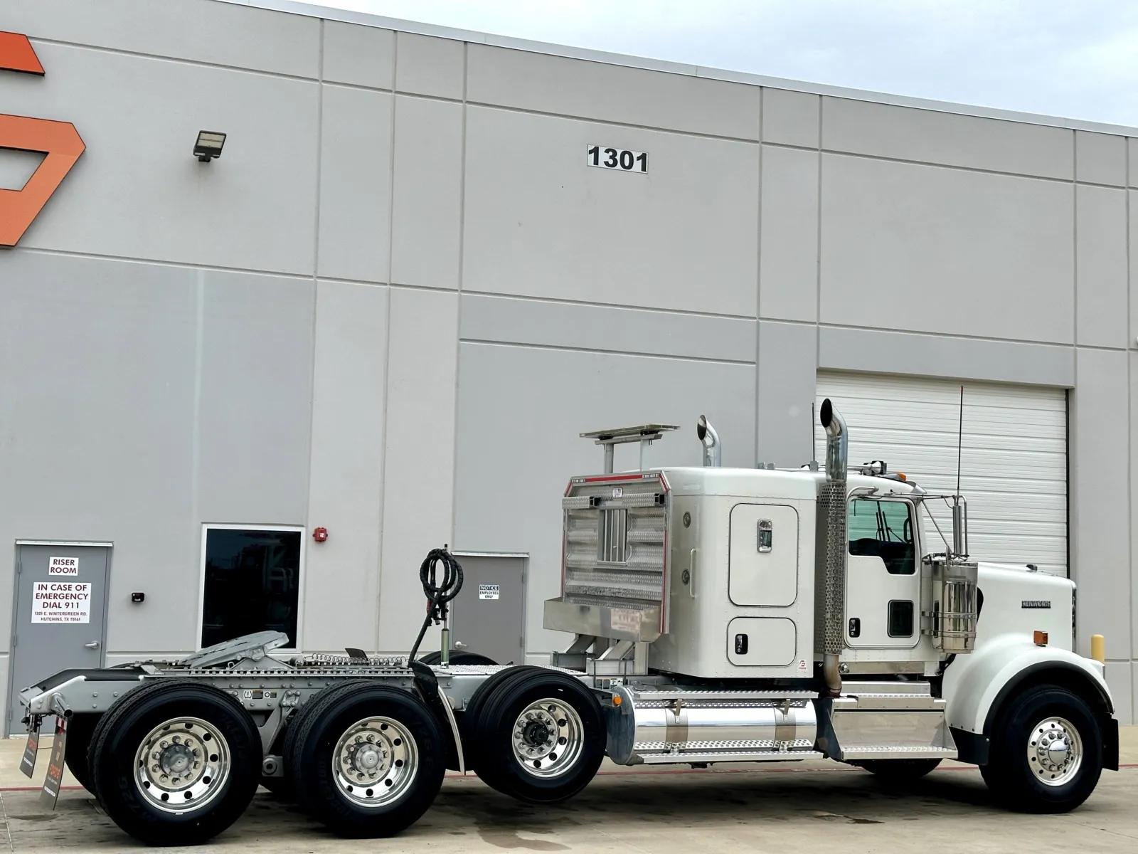 2022 Kenworth W900 in Hutchins, TX — photo 5