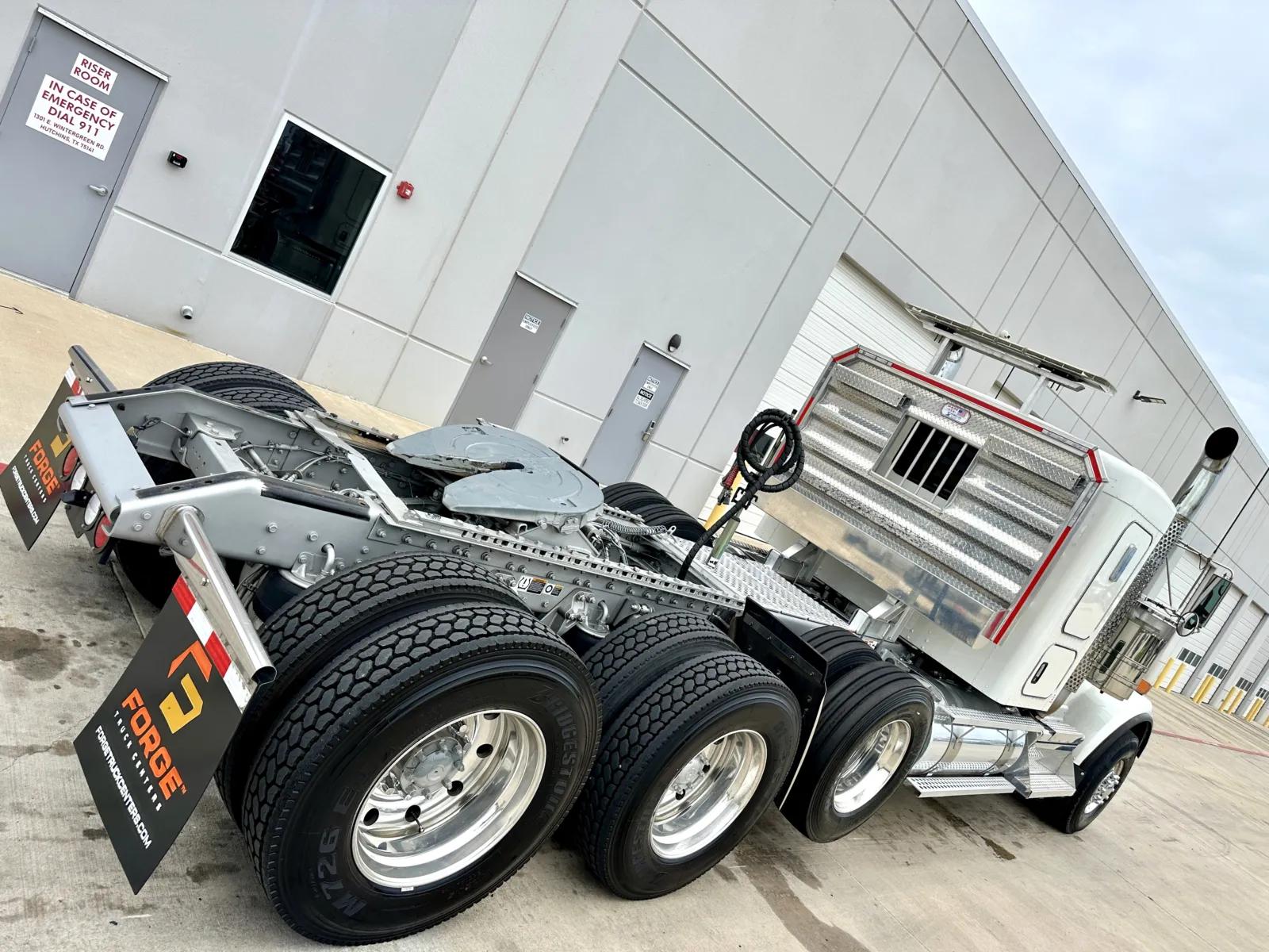 2022 Kenworth W900 in Hutchins, TX — photo 11