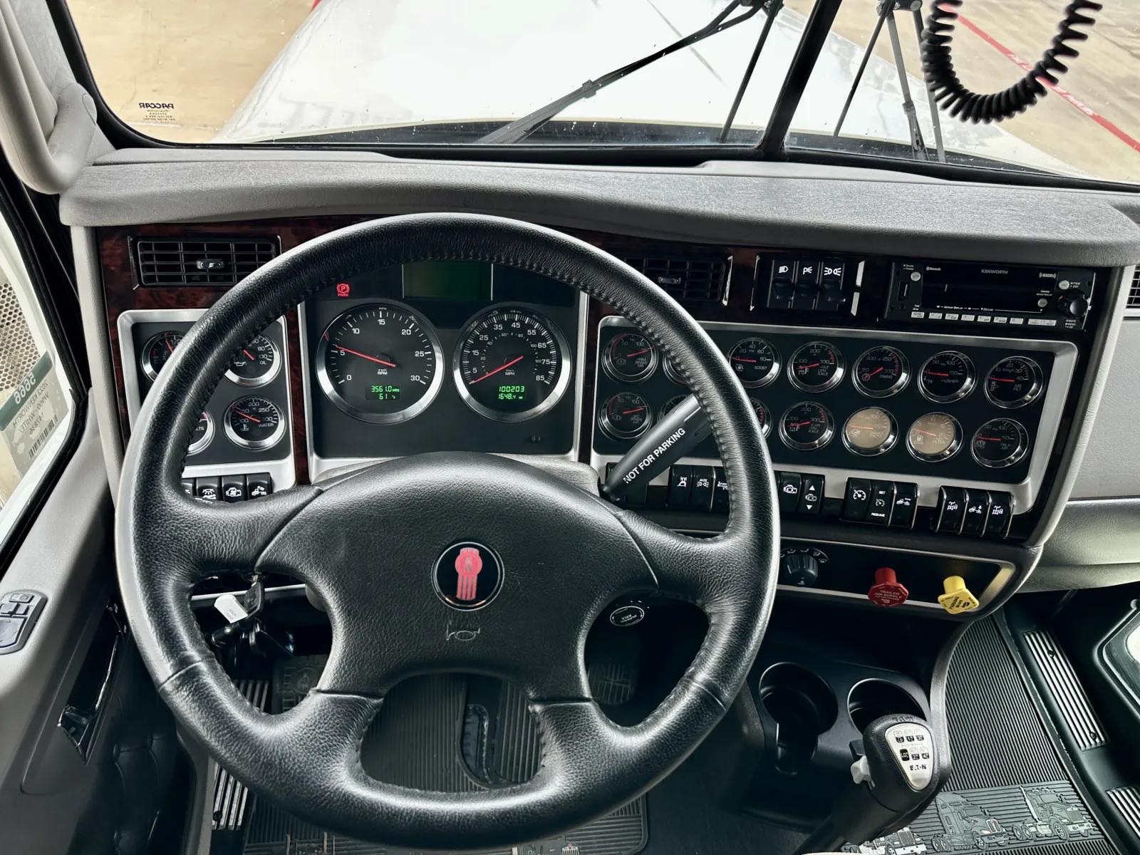 2022 Kenworth W900 in Hutchins, TX — photo 16