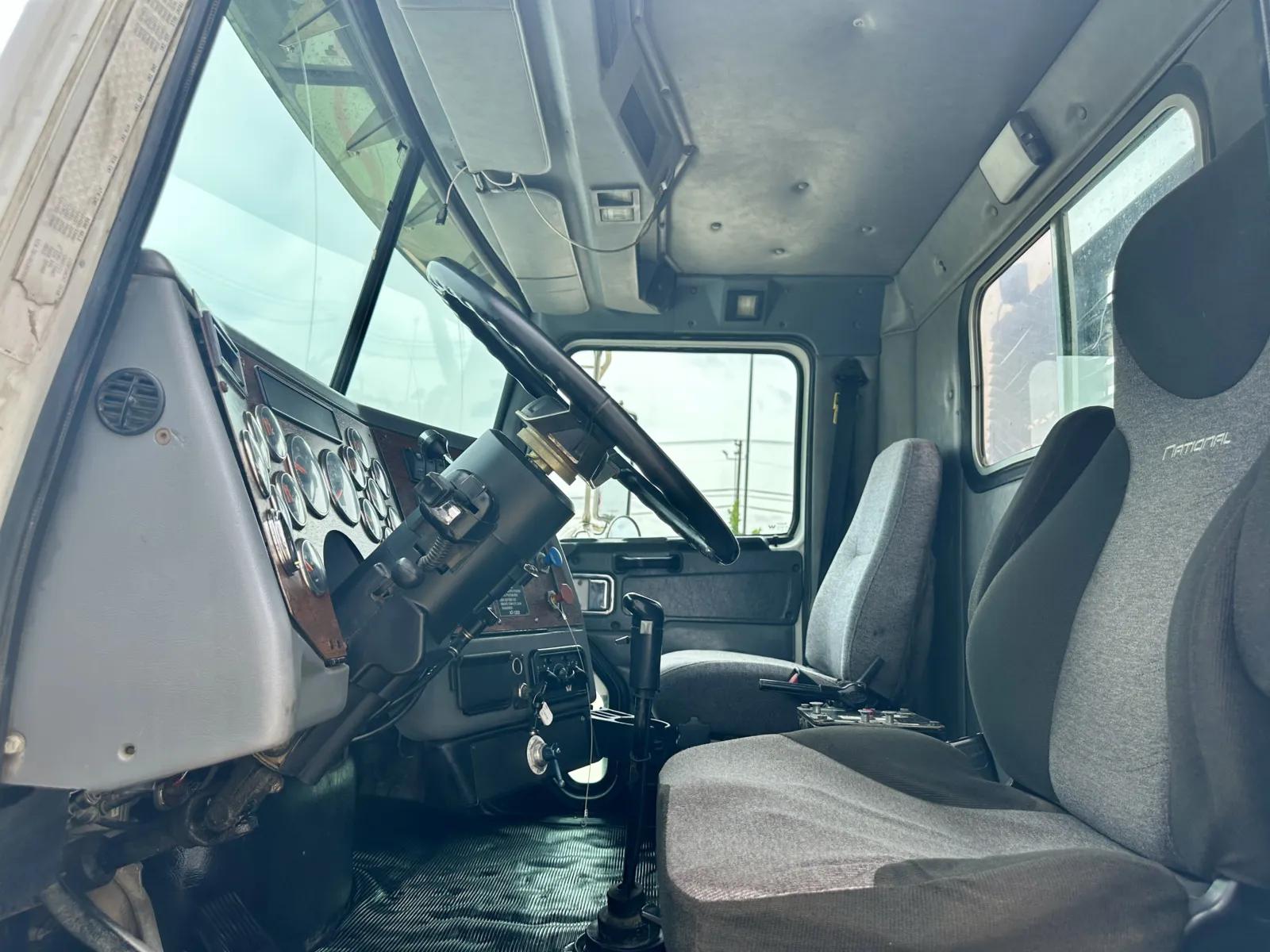 2007 Western Star 4900 in Hutchins, TX — photo 14