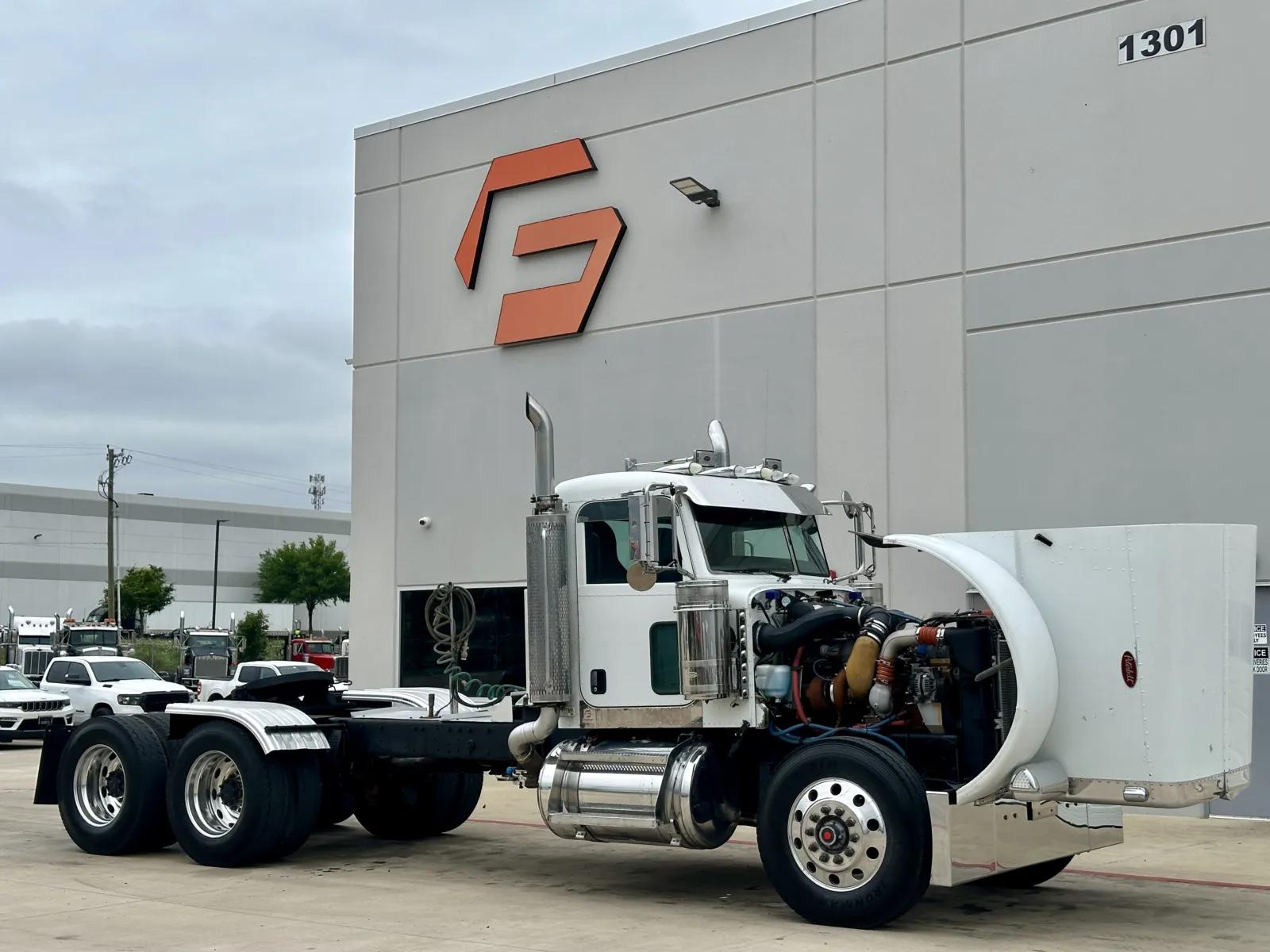 2007 Peterbilt 379 in Hutchins, TX — photo 9