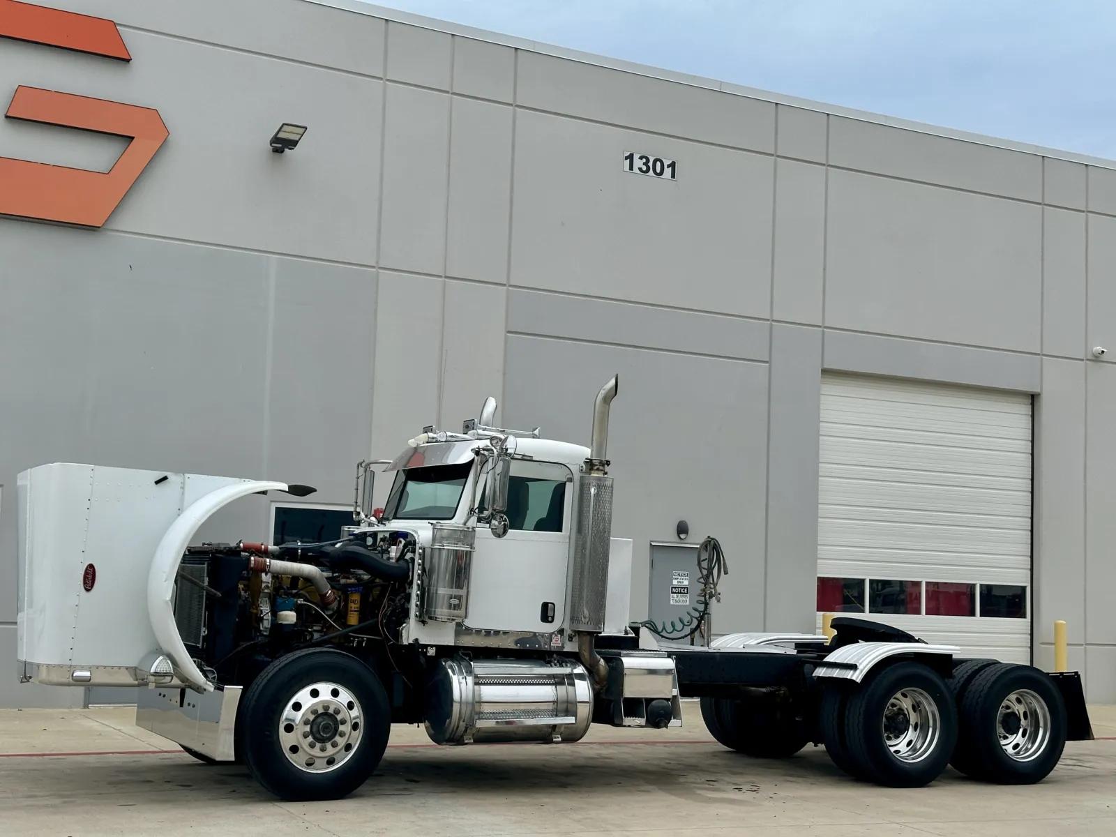 2007 Peterbilt 379 in Hutchins, TX — photo 10
