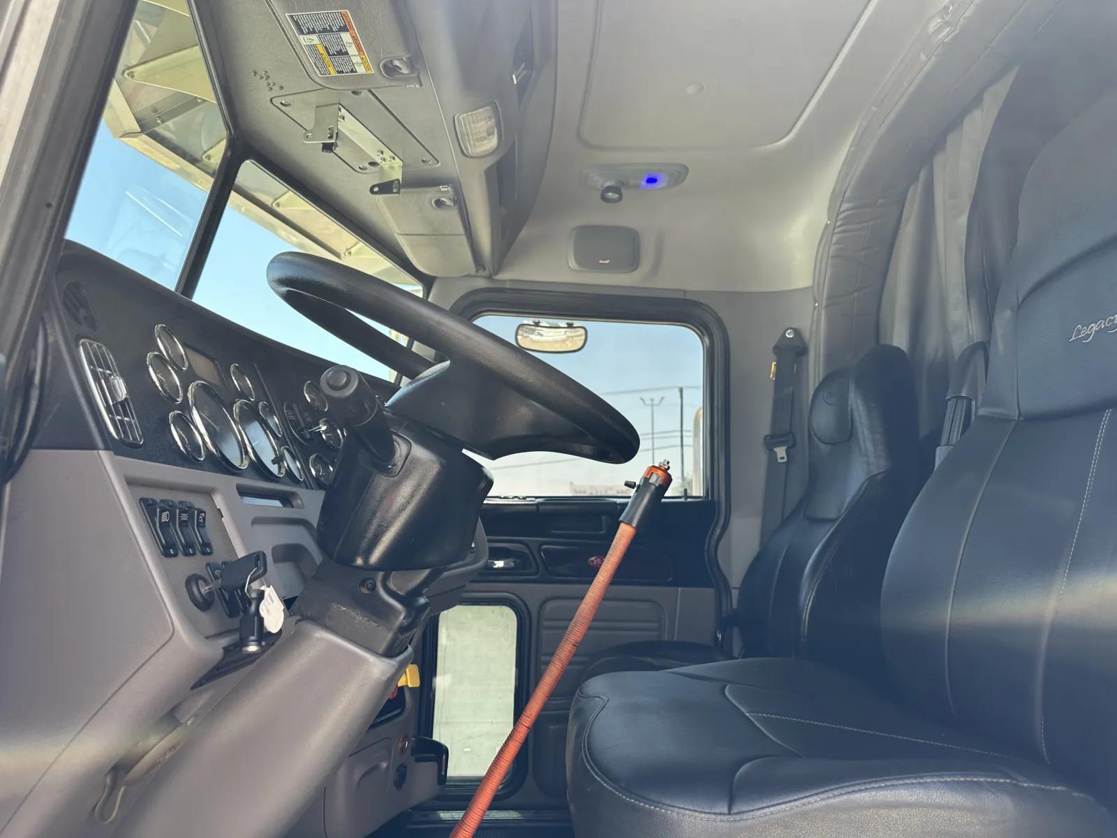 2019 Peterbilt 389 in Hutchins, TX — photo 14