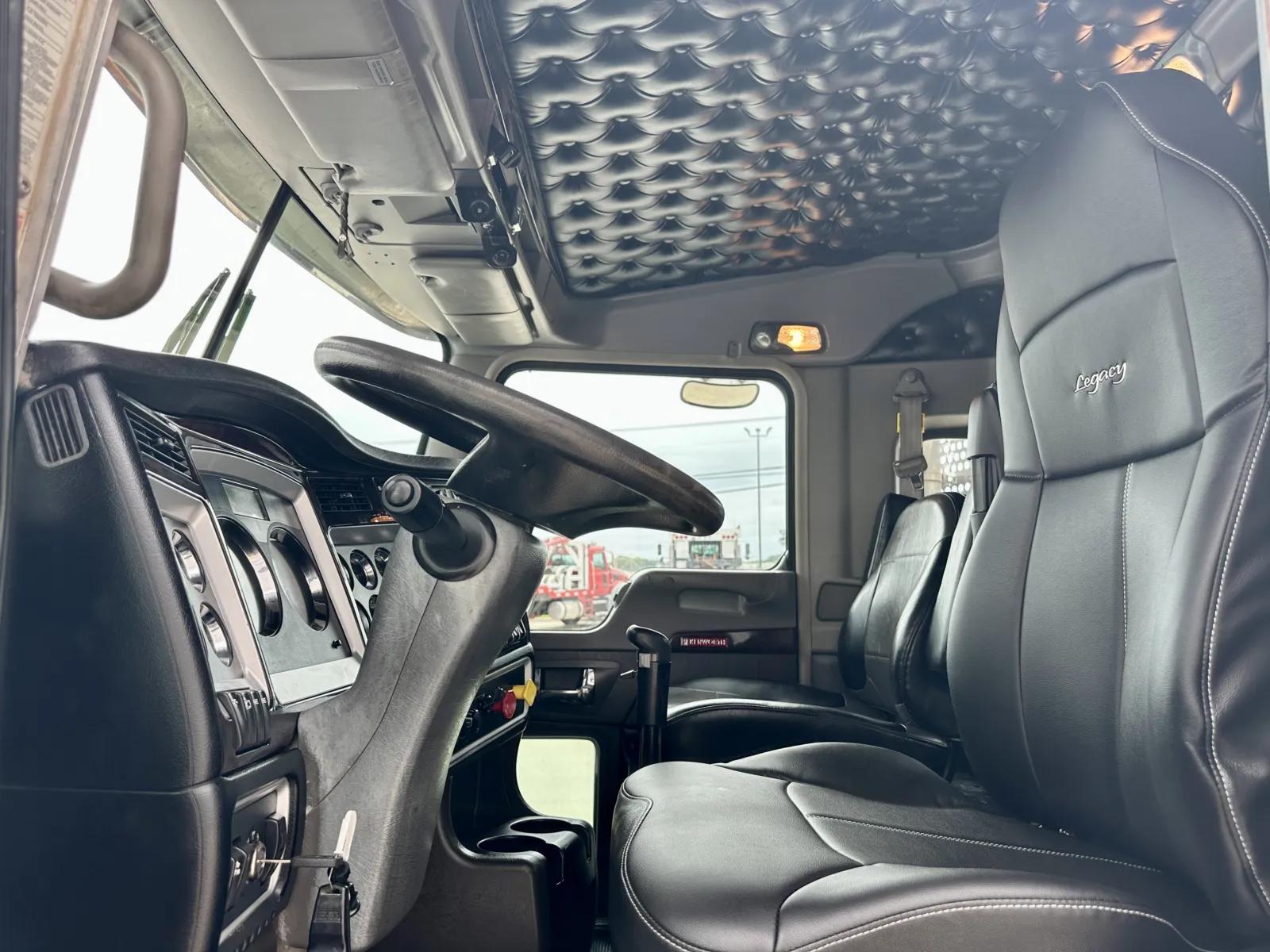 2016 Kenworth T800 in Hutchins, TX — photo 14