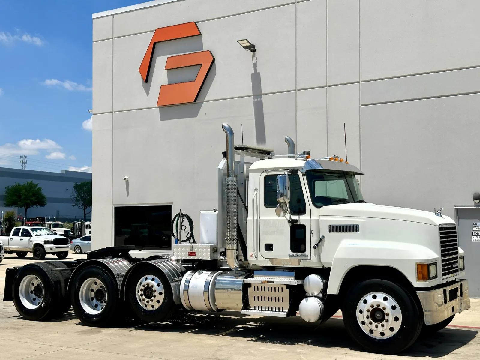 2017 Mack Pinnacle in Hutchins, TX