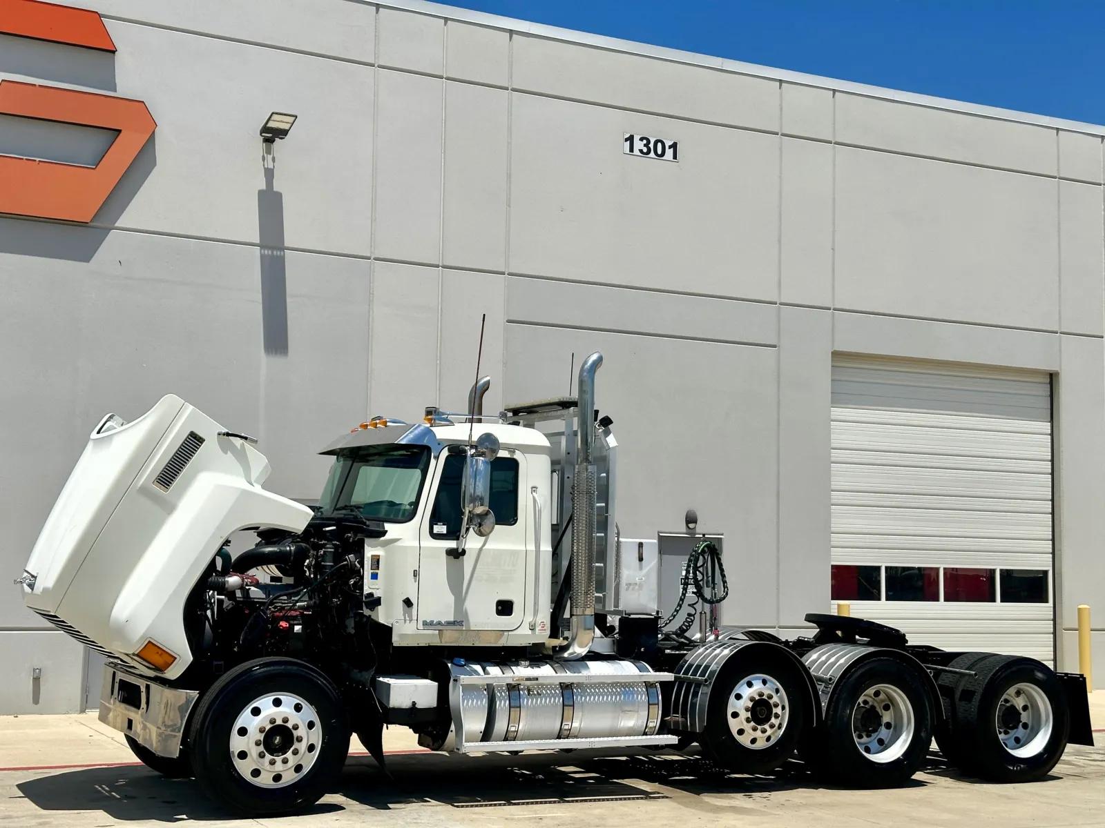 2017 Mack Pinnacle in Hutchins, TX — photo 10