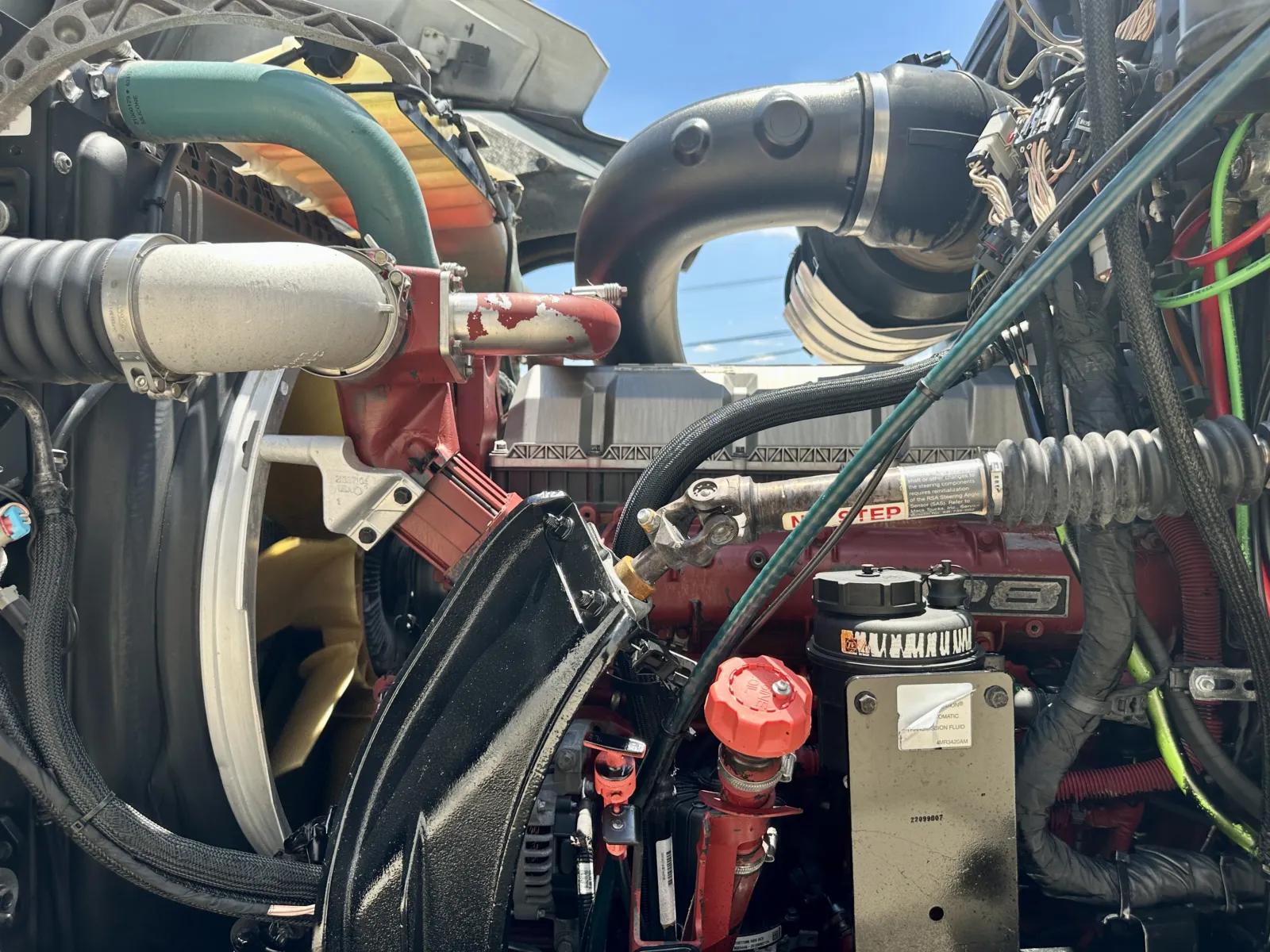 2017 Mack Pinnacle in Hutchins, TX — photo 13