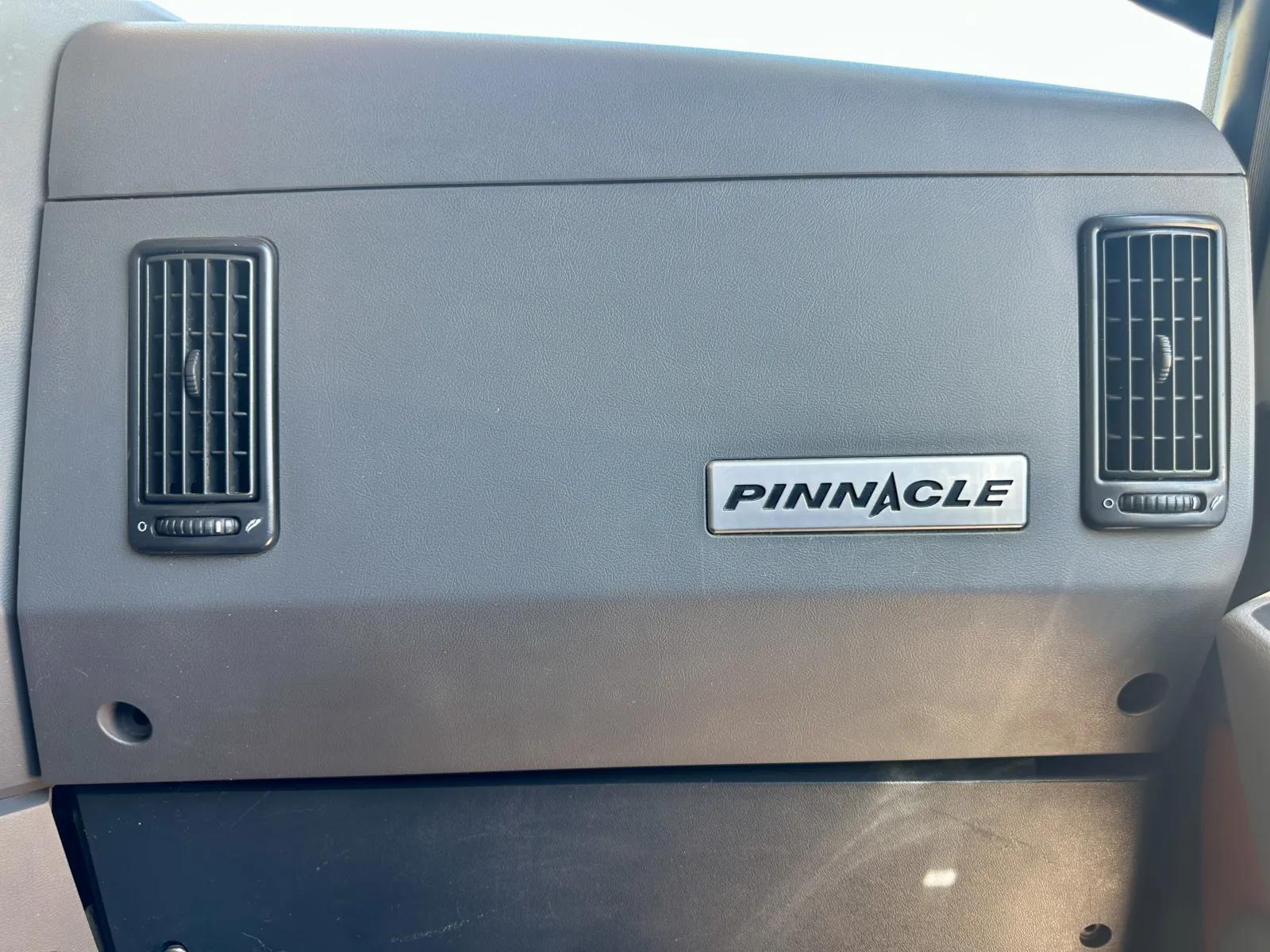 2017 Mack Pinnacle in Hutchins, TX — photo 19
