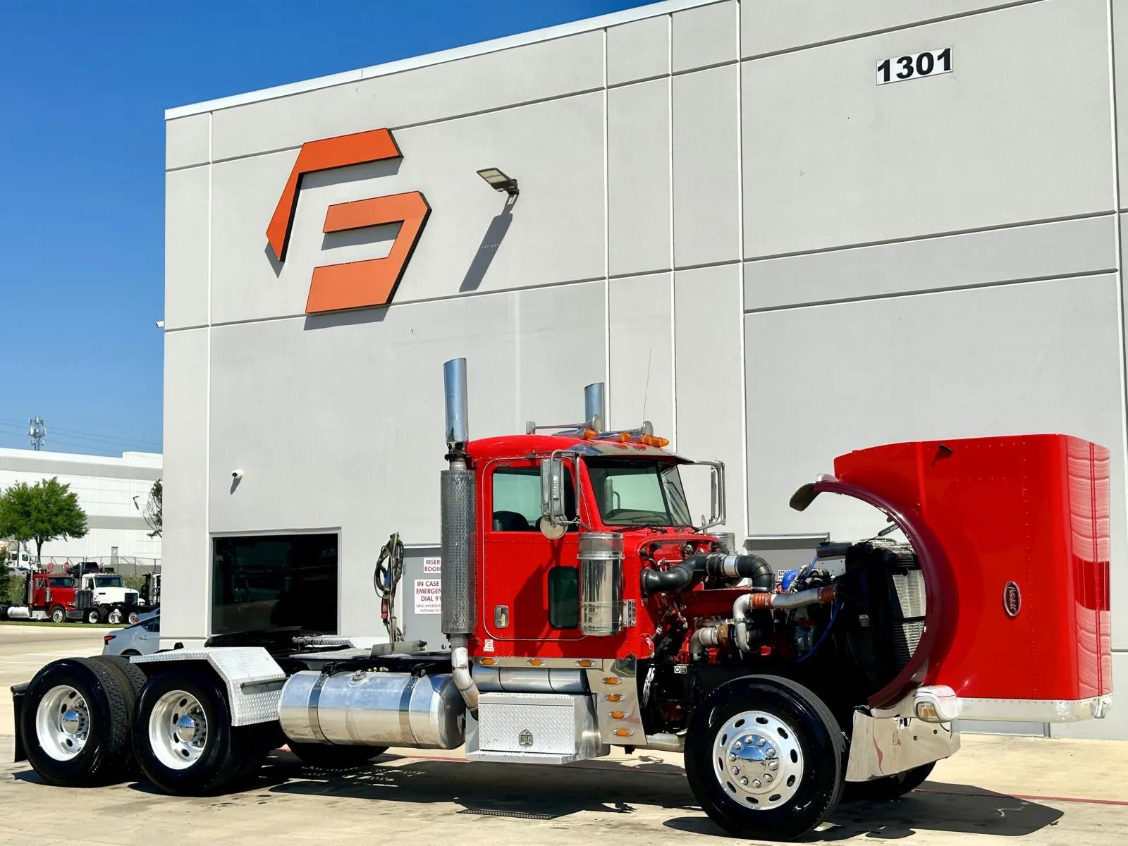 2008 Peterbilt 389 in Hutchins, TX — photo 9