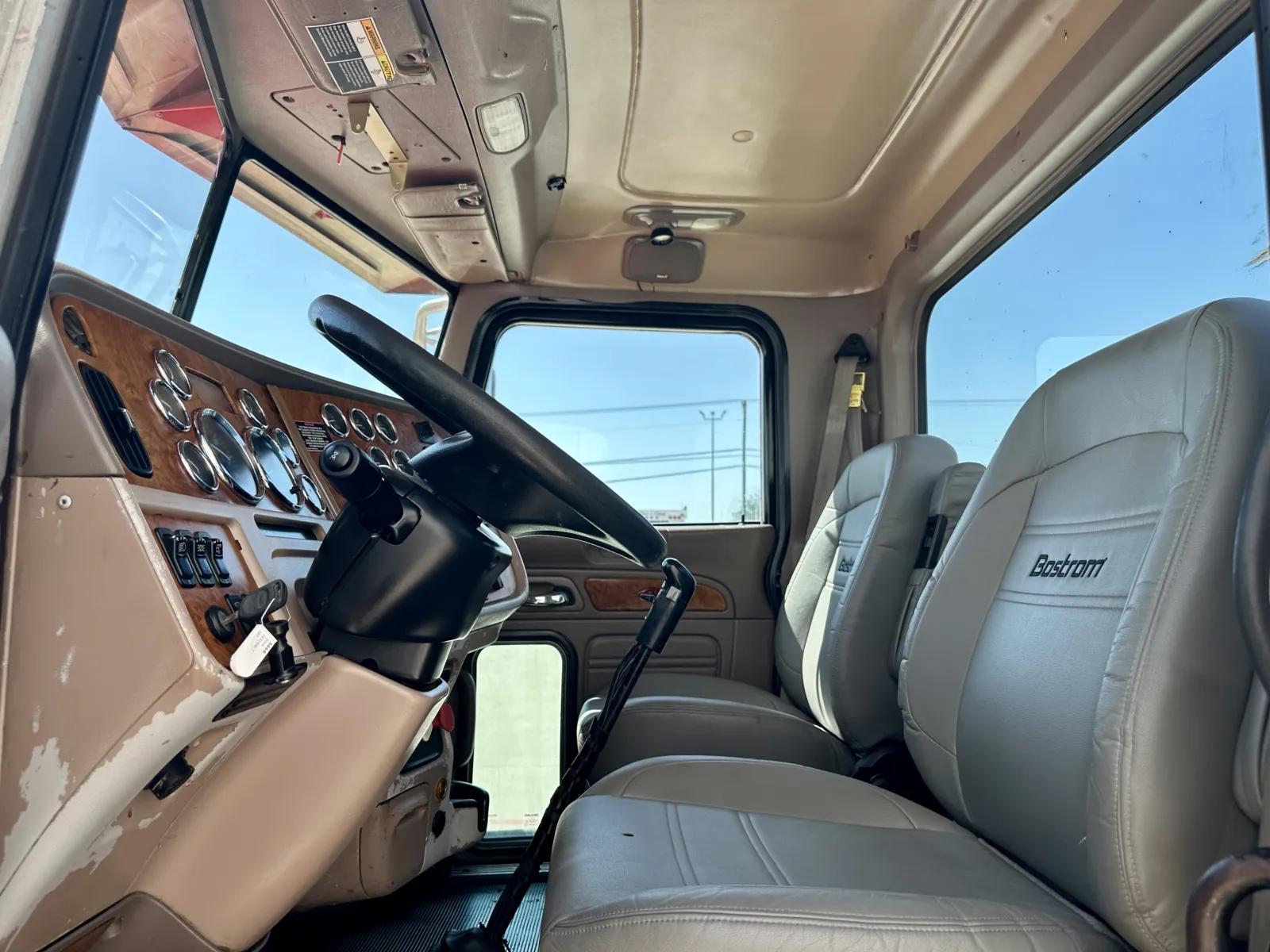 2008 Peterbilt 389 in Hutchins, TX — photo 14