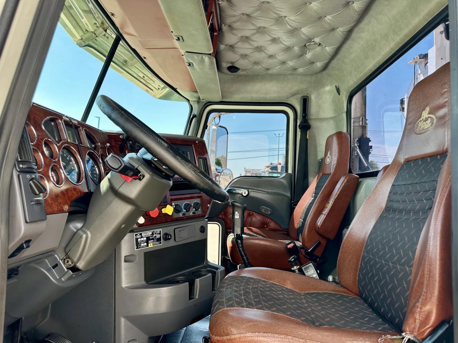 2017 Mack Pinnacle in Hutchins, TX — photo 13