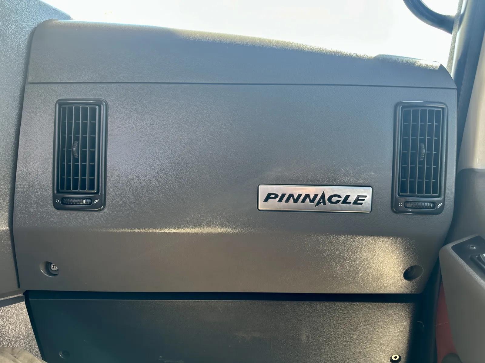 2017 Mack Pinnacle in Hutchins, TX — photo 18