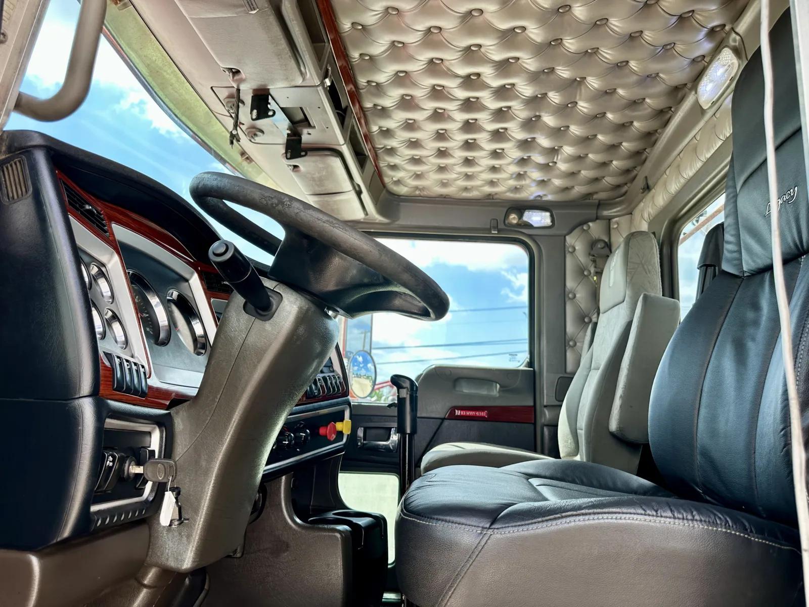 2008 Kenworth T800 in Hutchins, TX — photo 14
