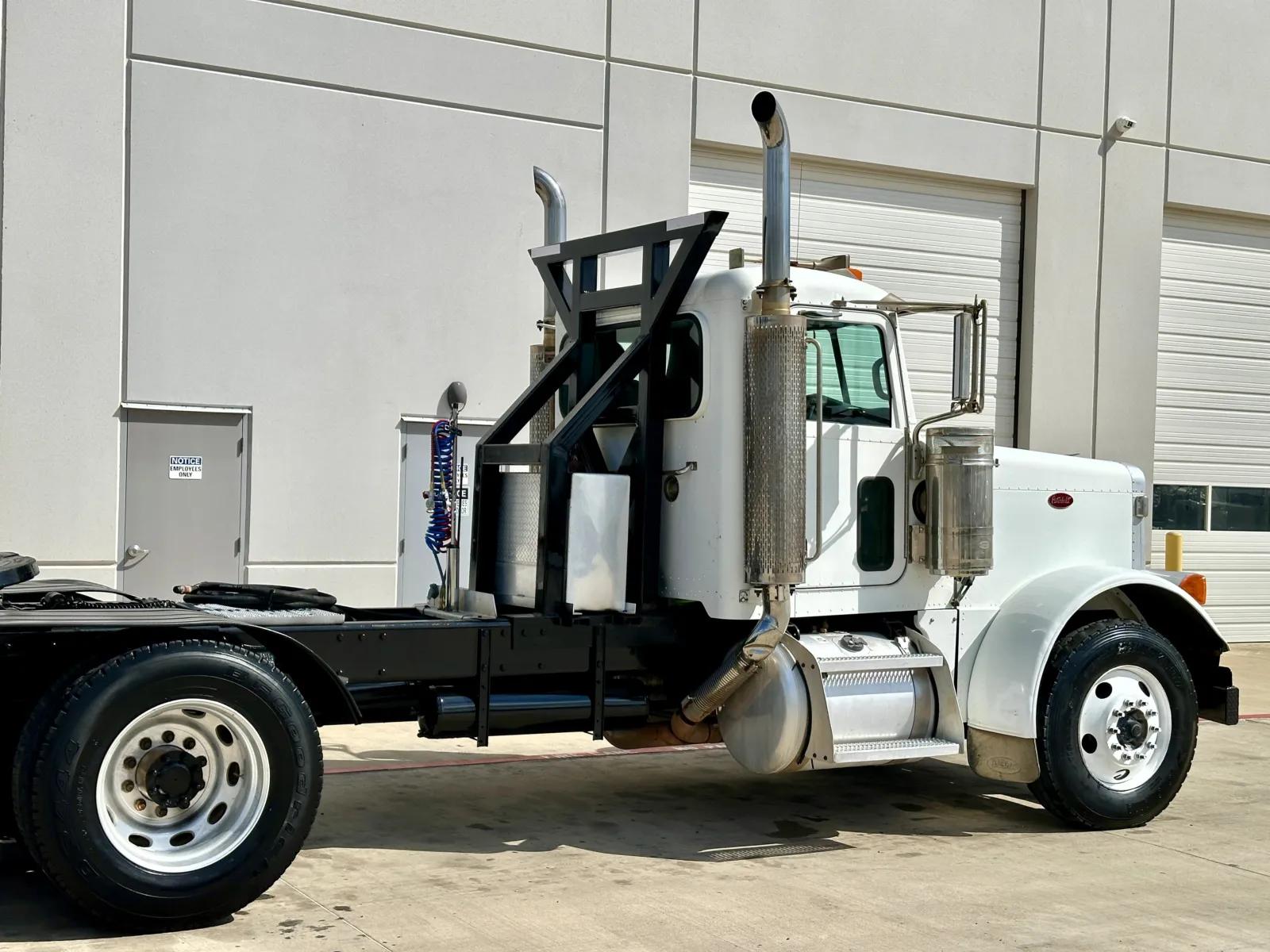 2007 Peterbilt 379 in Hutchins, TX — photo 7