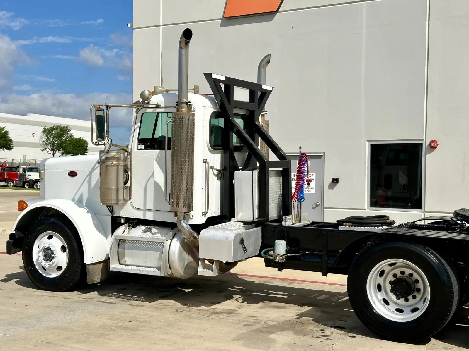 2007 Peterbilt 379 in Hutchins, TX — photo 8