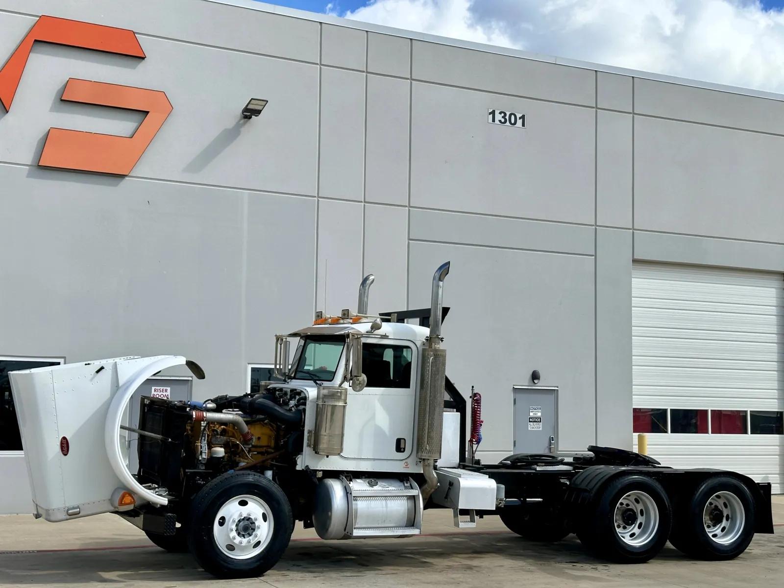 2007 Peterbilt 379 in Hutchins, TX — photo 10