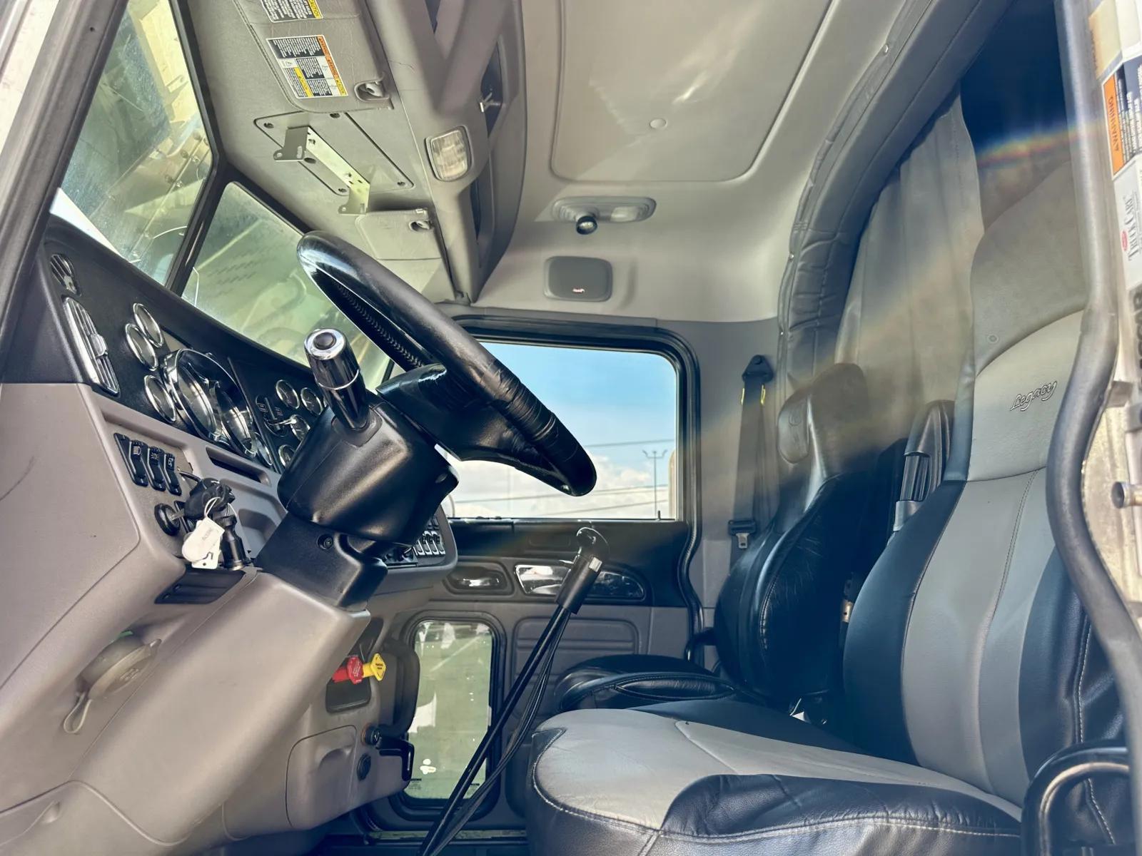 2019 Peterbilt 389 in Hutchins, TX — photo 14
