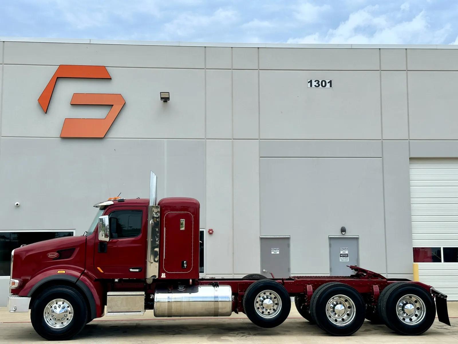 2015 Peterbilt 567 in Hutchins, TX — photo 4