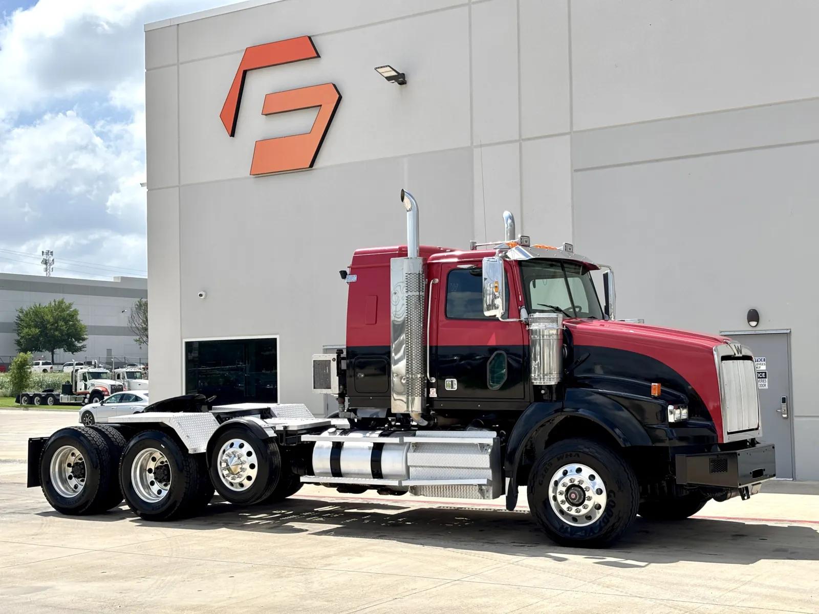 2015 Western Star 4900 in Hutchins, TX