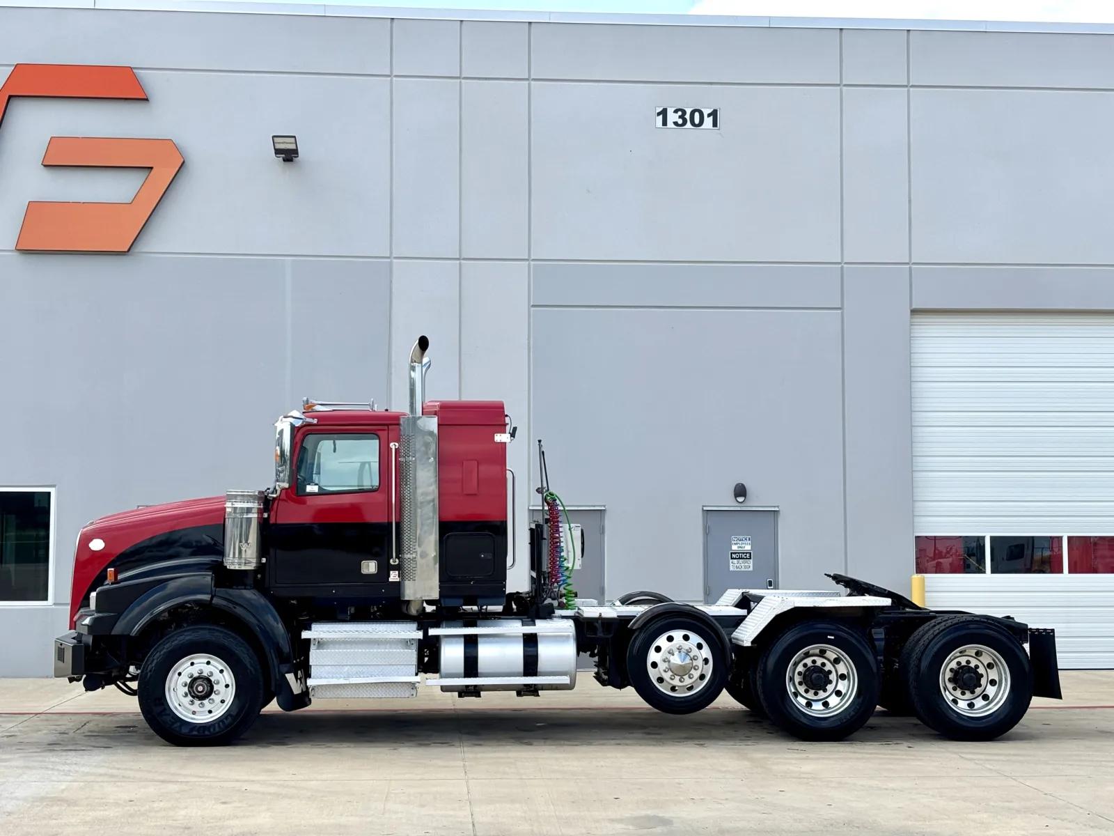 2015 Western Star 4900 in Hutchins, TX — photo 4