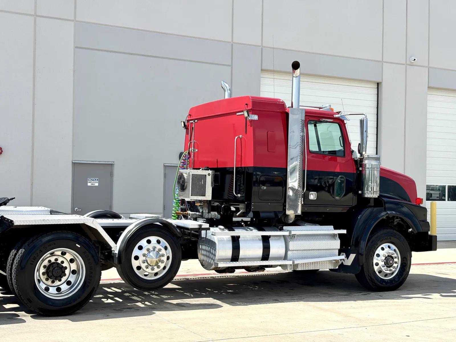 2015 Western Star 4900 in Hutchins, TX — photo 7