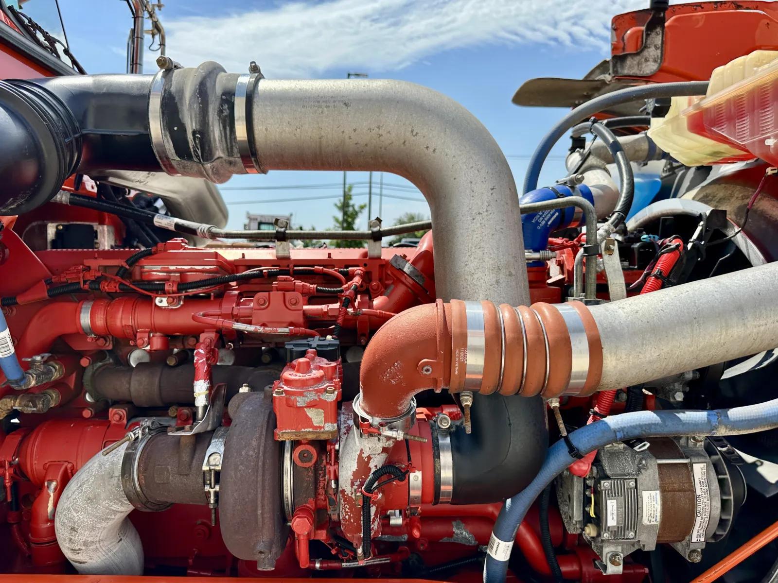 2023 Peterbilt 389 in Hutchins, TX — photo 12
