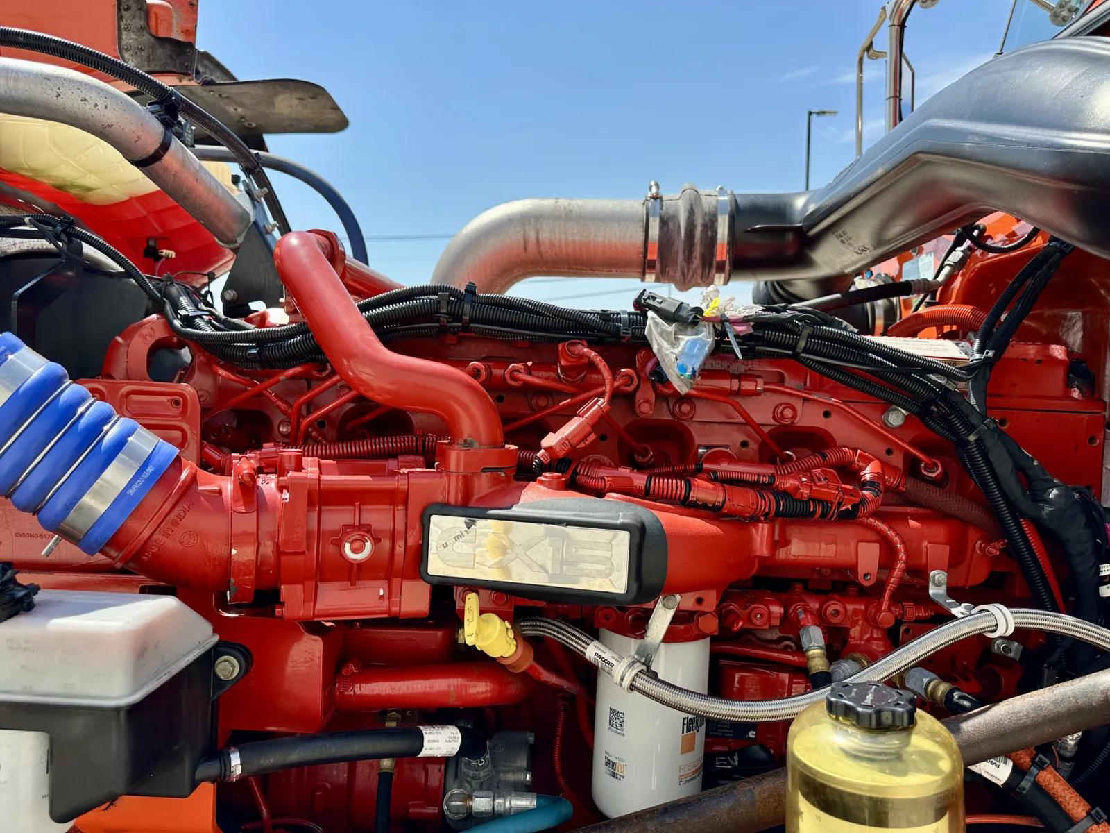 2023 Peterbilt 389 in Hutchins, TX — photo 13
