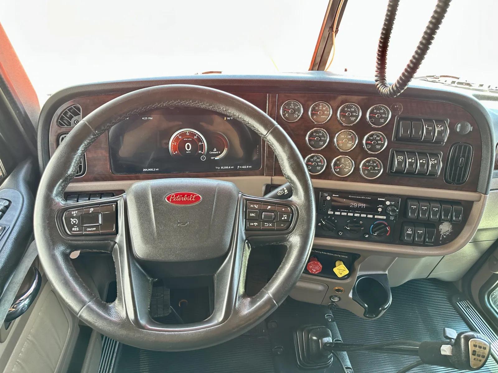 2023 Peterbilt 389 in Hutchins, TX — photo 16