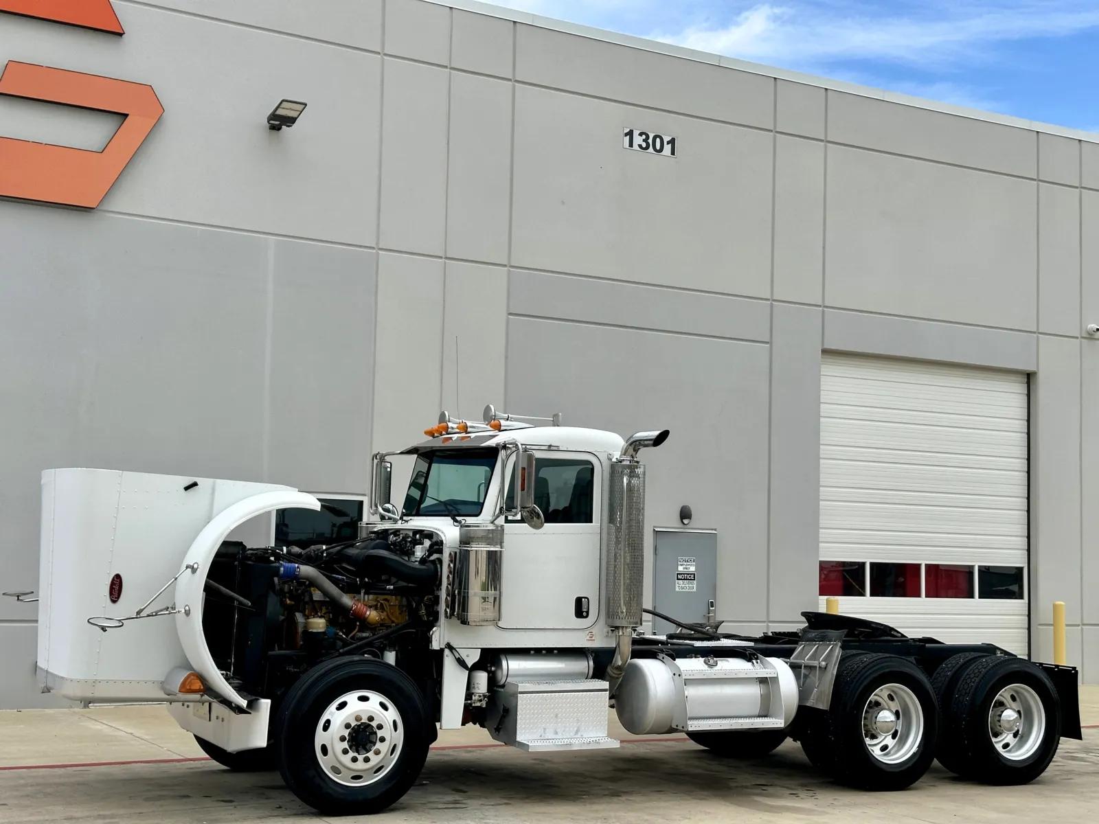 2006 Peterbilt 379 in Hutchins, TX — photo 10