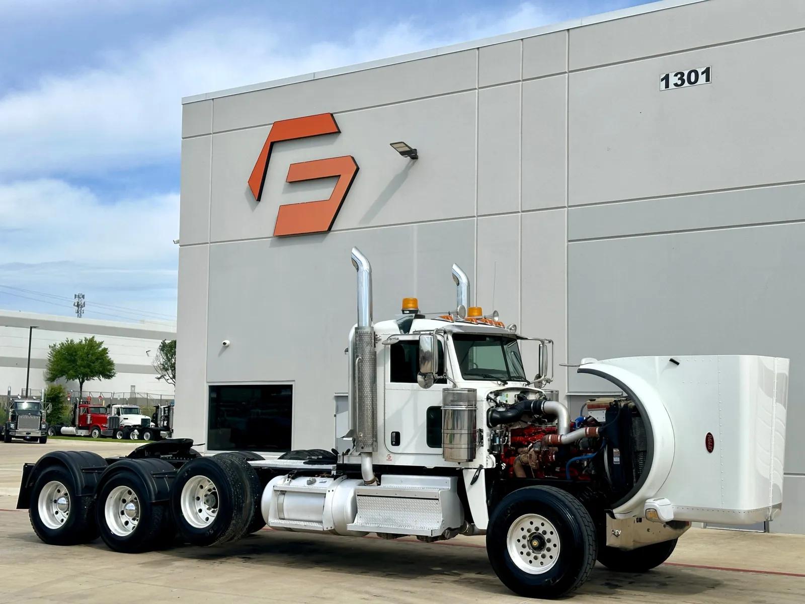 2018 Peterbilt 389 in Hutchins, TX — photo 9