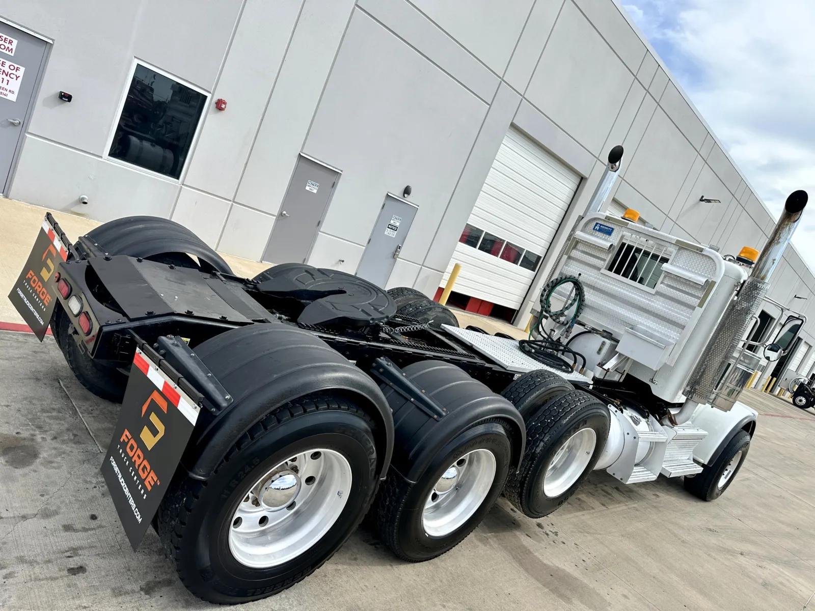 2018 Peterbilt 389 in Hutchins, TX — photo 11