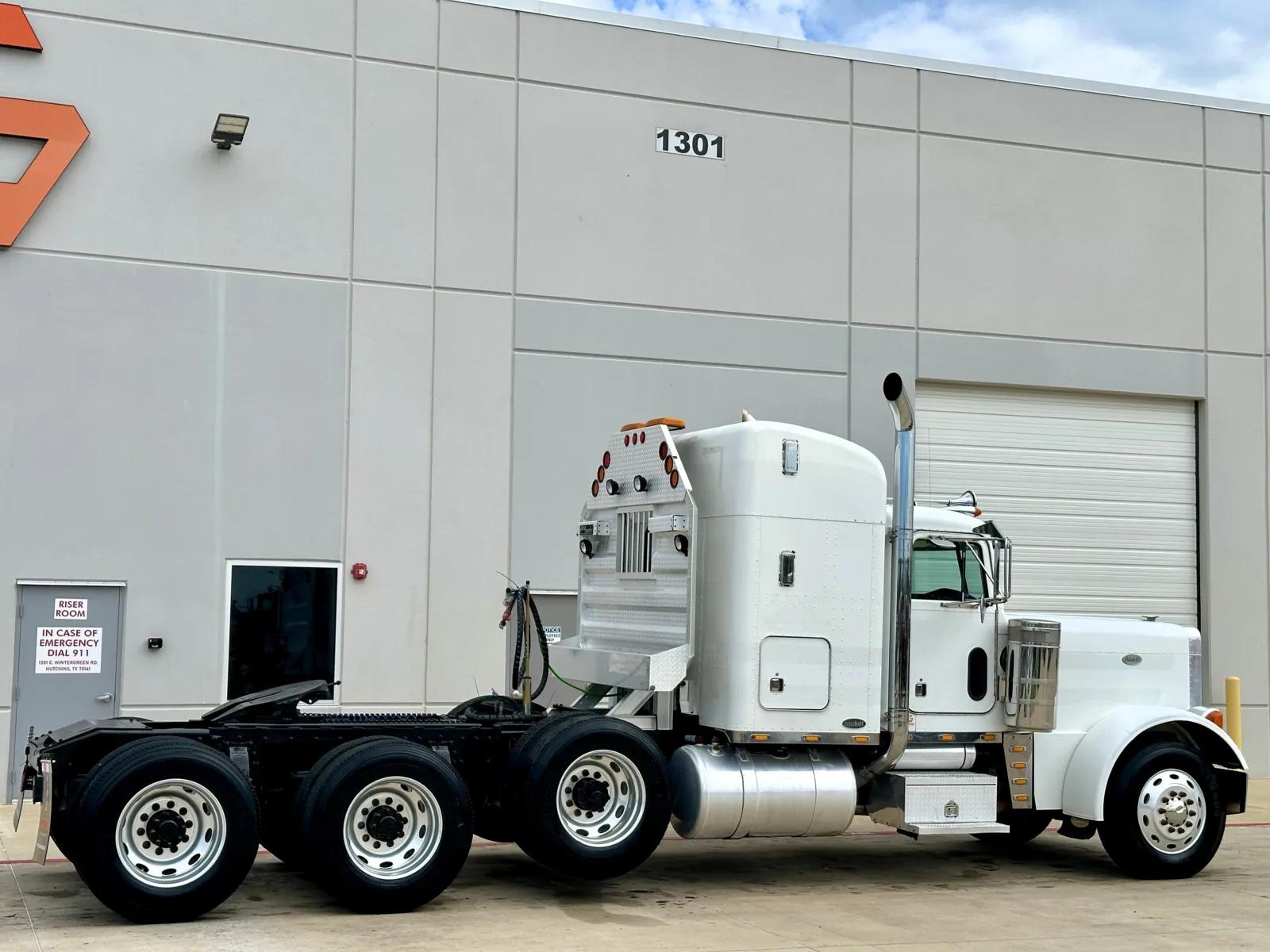 1998 Peterbilt 379 in Hutchins, TX — photo 7