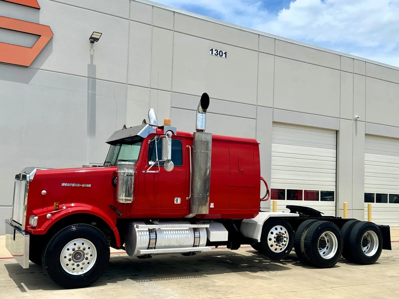 2007 Western Star 4900 in Hutchins, TX — photo 2
