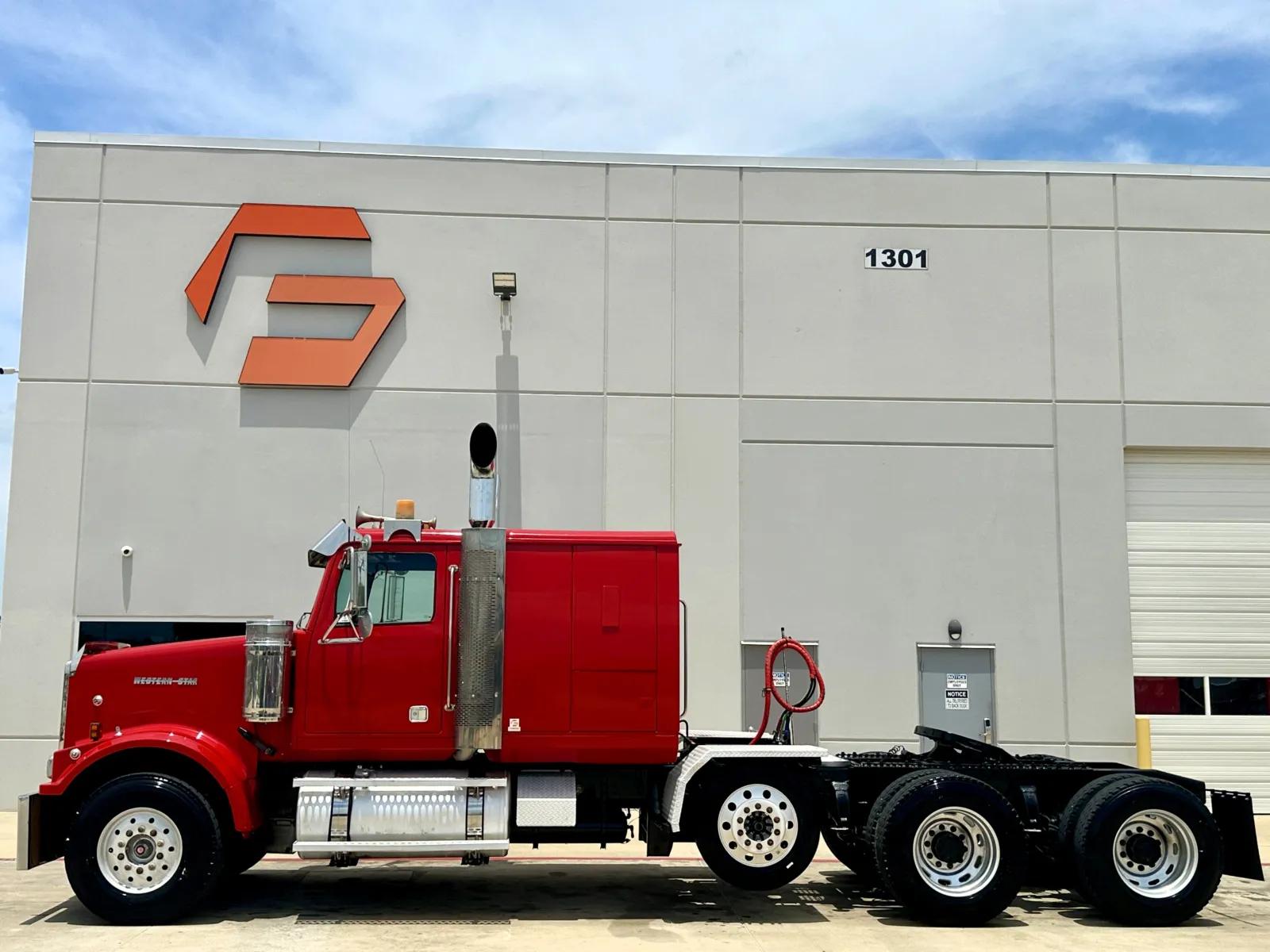 2007 Western Star 4900 in Hutchins, TX — photo 4