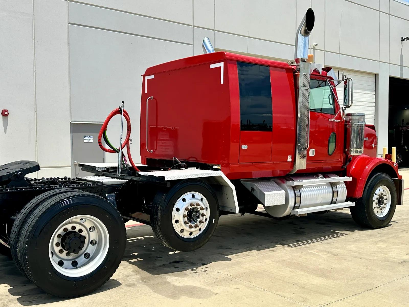 2007 Western Star 4900 in Hutchins, TX — photo 7