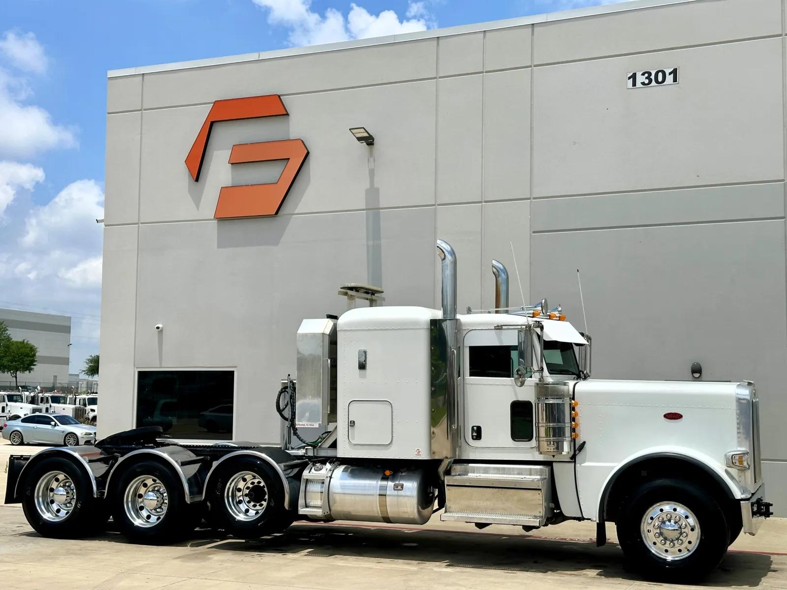 2022 Peterbilt 389