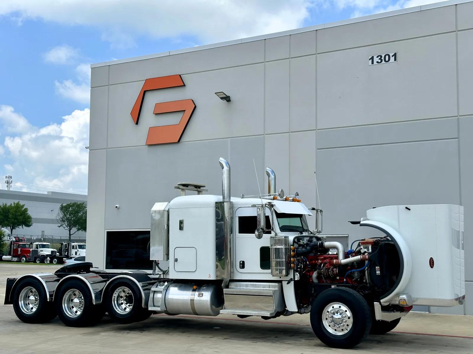 2022 Peterbilt 389 in Hutchins, TX — photo 9