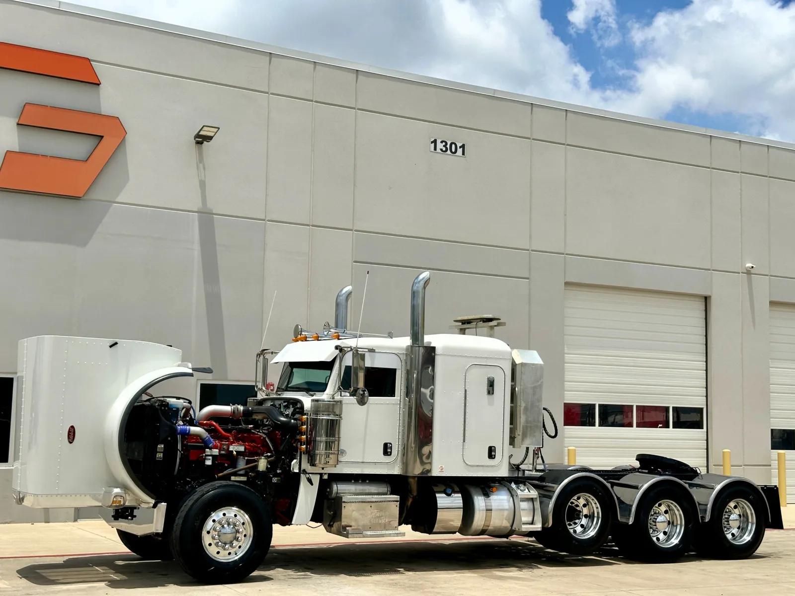 2022 Peterbilt 389 in Hutchins, TX — photo 10