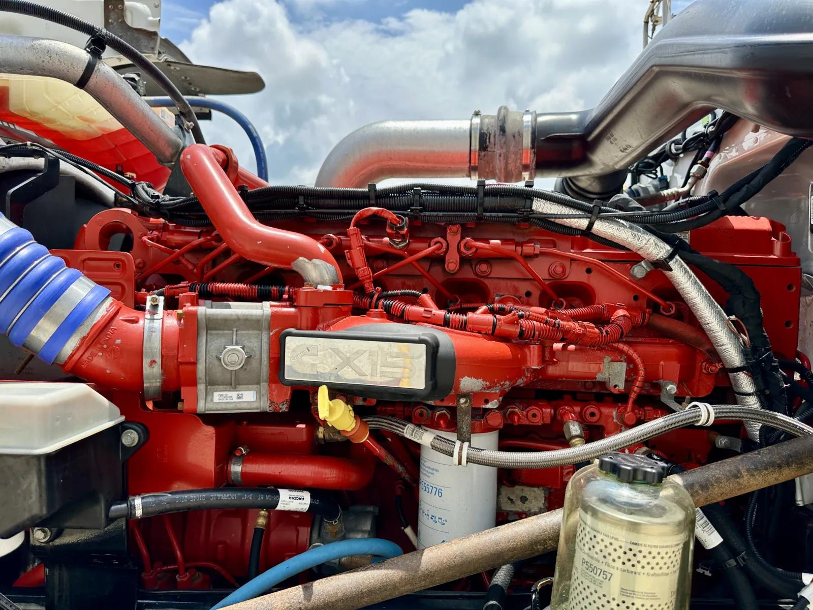 2022 Peterbilt 389 in Hutchins, TX — photo 13