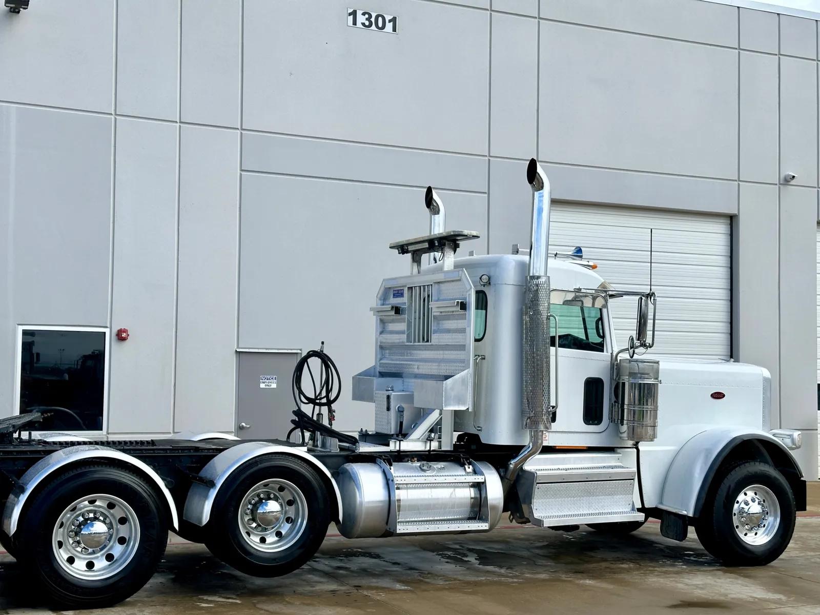 2019 Peterbilt 389 in Hutchins, TX — photo 7