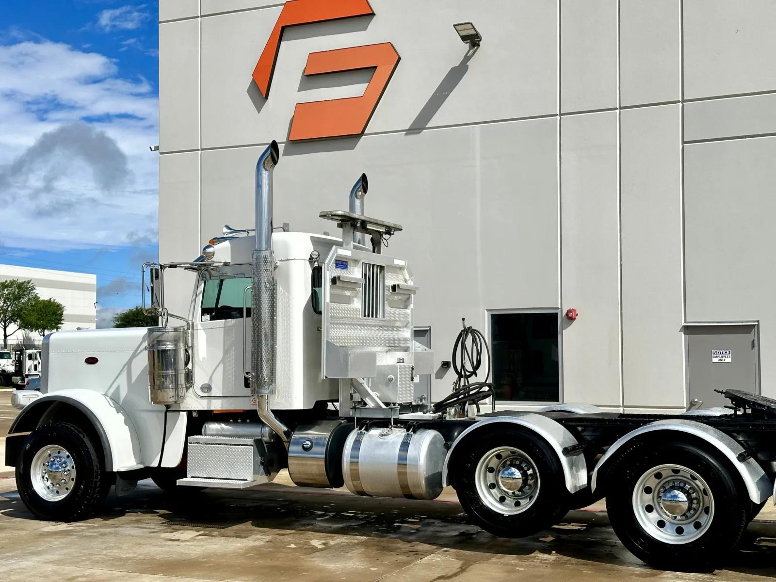 2019 Peterbilt 389 in Hutchins, TX — photo 8